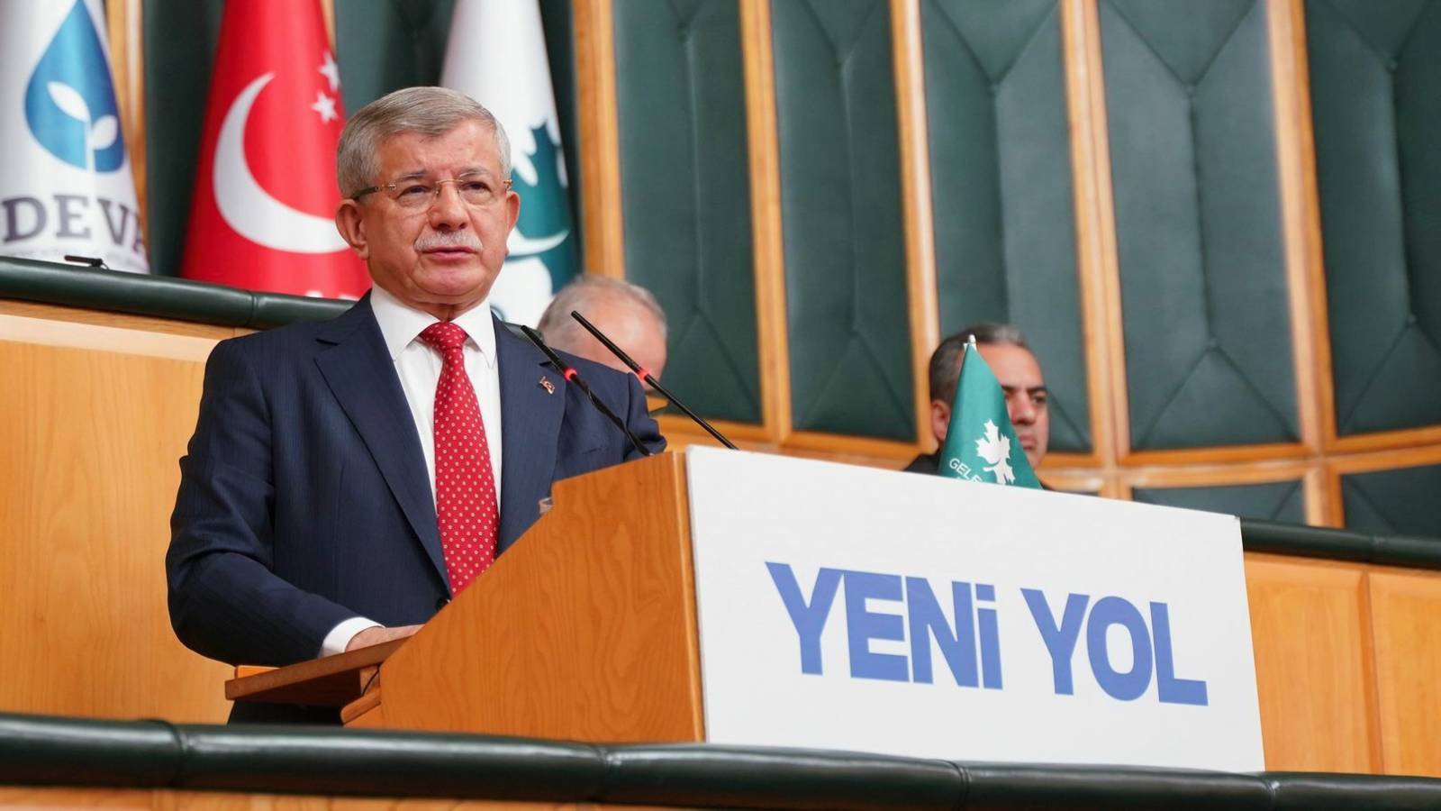 davutoglundan ozgur ozele siz turkiyede iktidara talipsiniz guya oyle mi kimse ucuz kahramanliga kalkmasin AHigf5PU.jpg