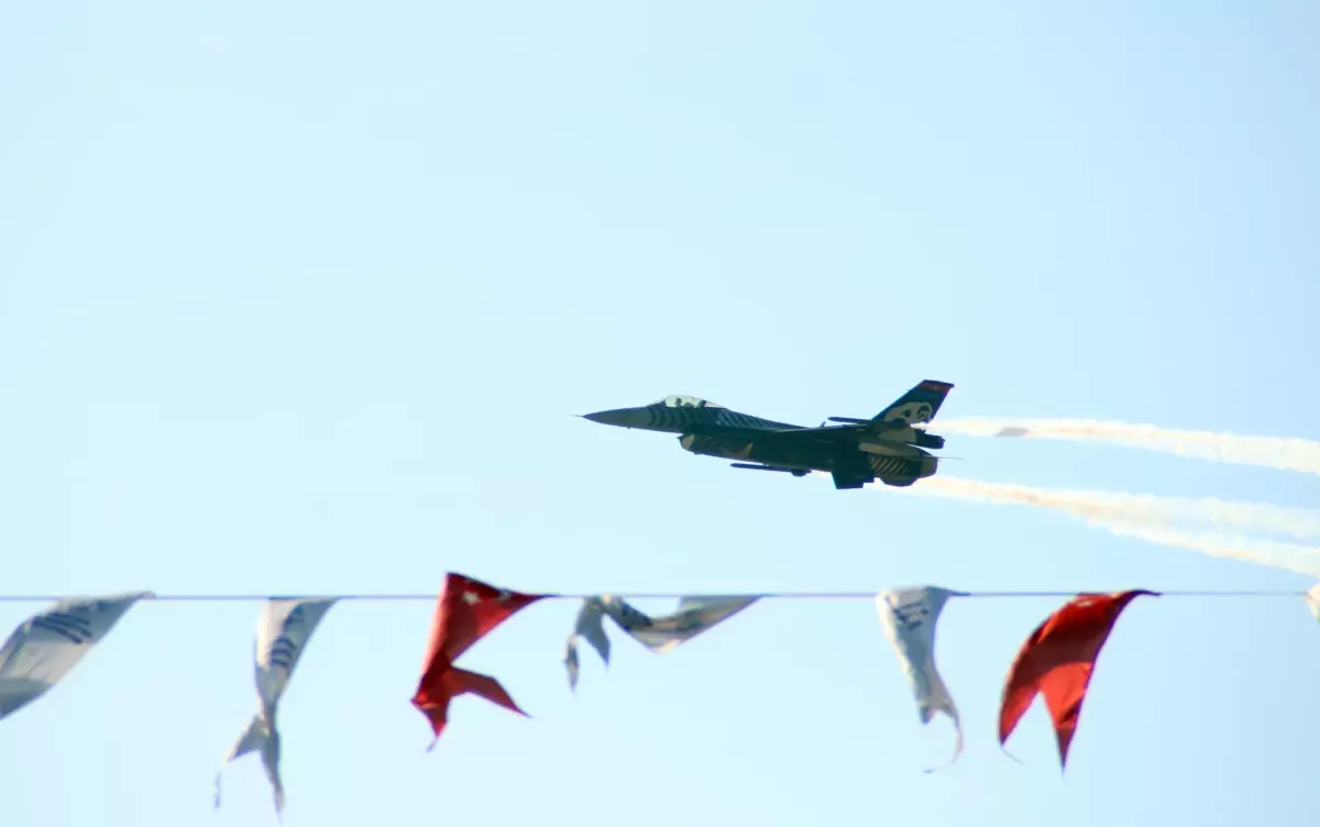 soloturk kayseri semalarinda gosteri ucusu yapti fHCAt98U.jpg