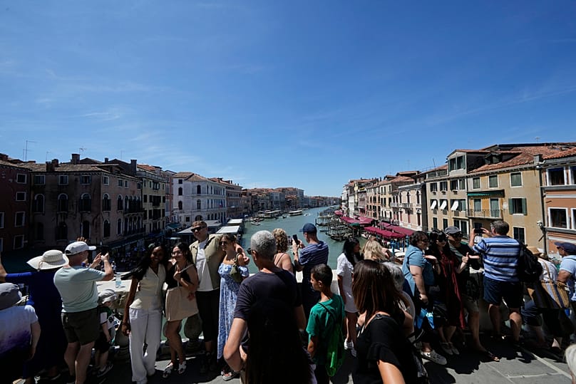 Venedik'te uygulanan günübirlikçi ücreti, turistler için 10 Euro'ya kadar çıkabiliyor.