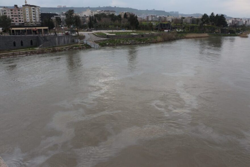 Cizre’de boru hattında sızıntı. Petrol Dicle Nehrine karıştı, ekipler arızayı giderdi