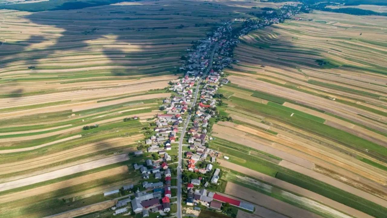 6 bin kişi 9 kilometrelik tek bir sokakta yaşıyor! 6 bin kisi 9 kilometrelik tek bir sokakta yasiyor y7baYzMp