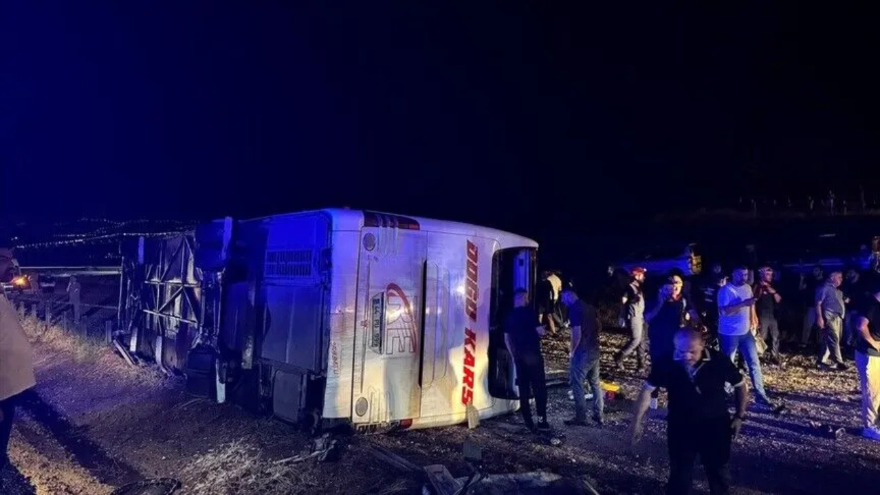 Kırıkkale’de yolcu otobüsü devrildi: Çok sayıda yaralı var Haber gorseli