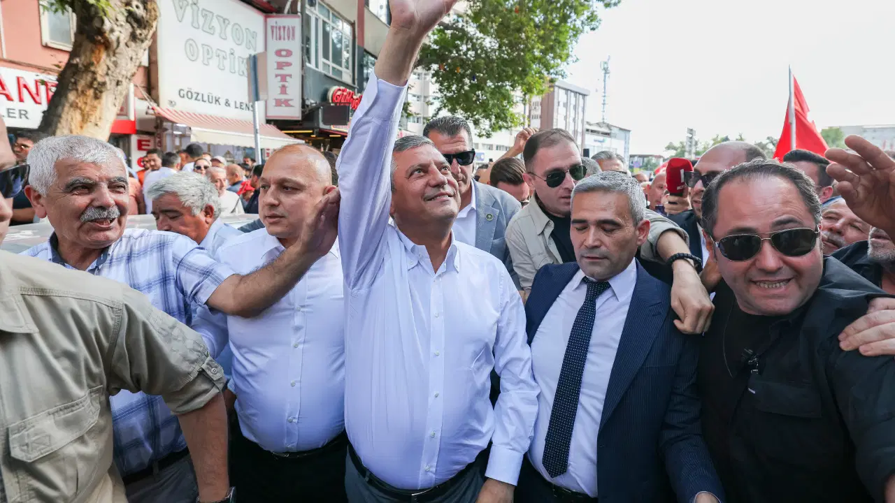 Peş peşe istifalar geliyor: Özgür Özel bugün partiyi kuracak Pes pese istifalar geliyor ozgur ozel bugun partiyi kuracak MERMcejG