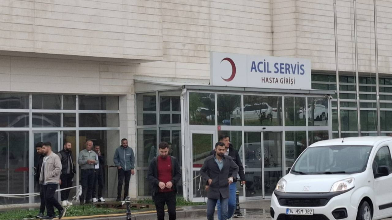 Sokak ortasinda silahli saldiriya ugradi hastanede can verdi bwaSCfNQ