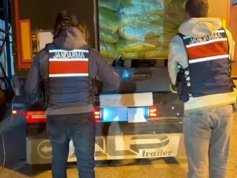Vanda uyusturucu operasyonu 333 kilogram skunk ele gecirildi ya6QJWi4