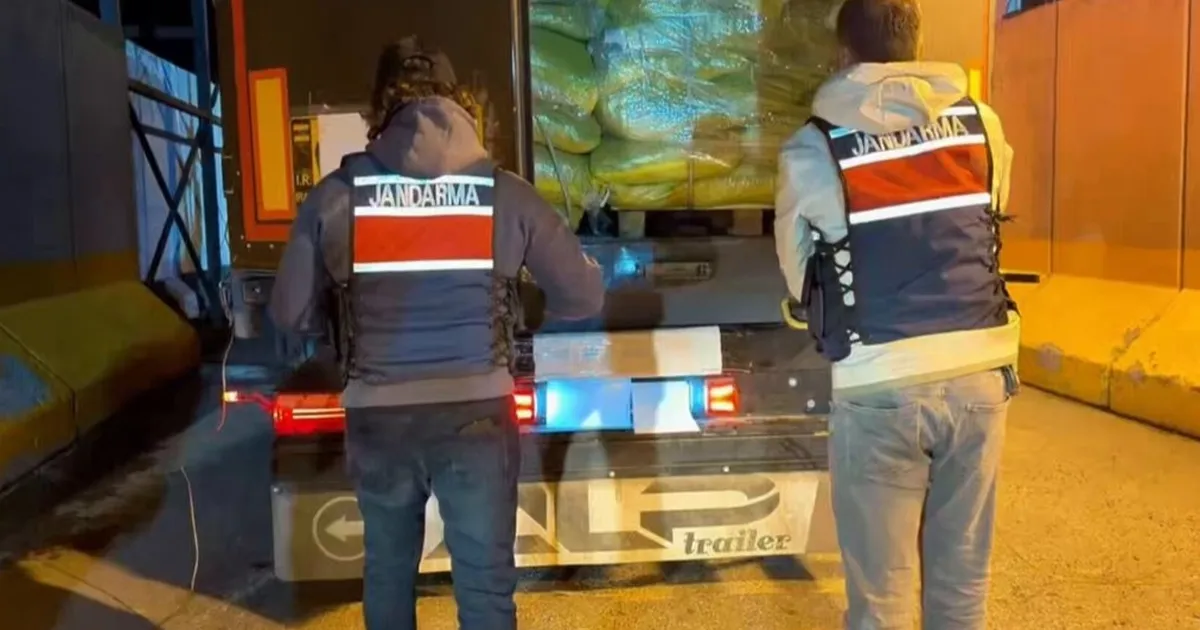 Vanda uyusturucu operasyonu 333 kilogram skunk ele gecirildi ya6QJWi4